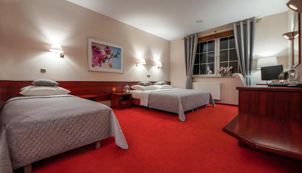 Hotel Sara Koło Exteriör bild