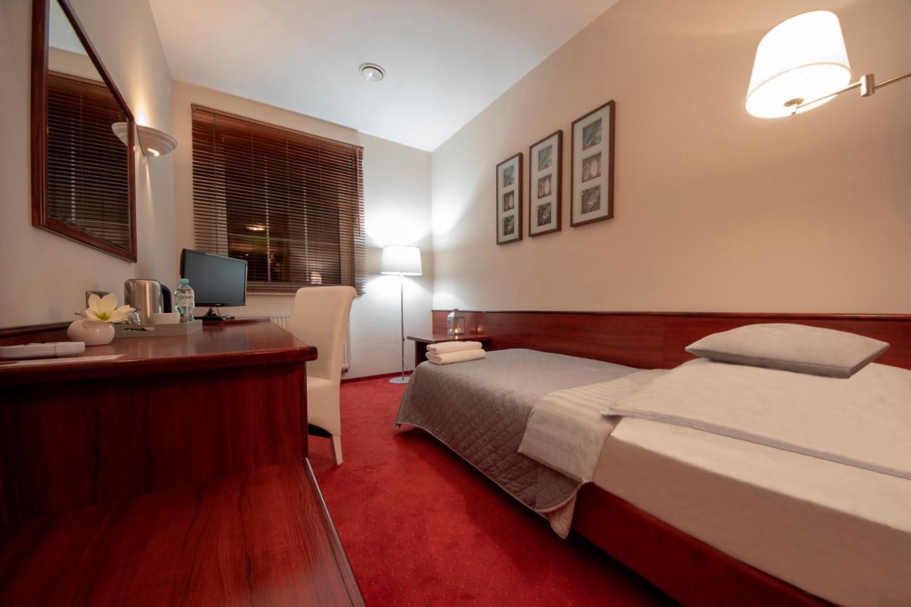 Hotel Sara Koło Exteriör bild