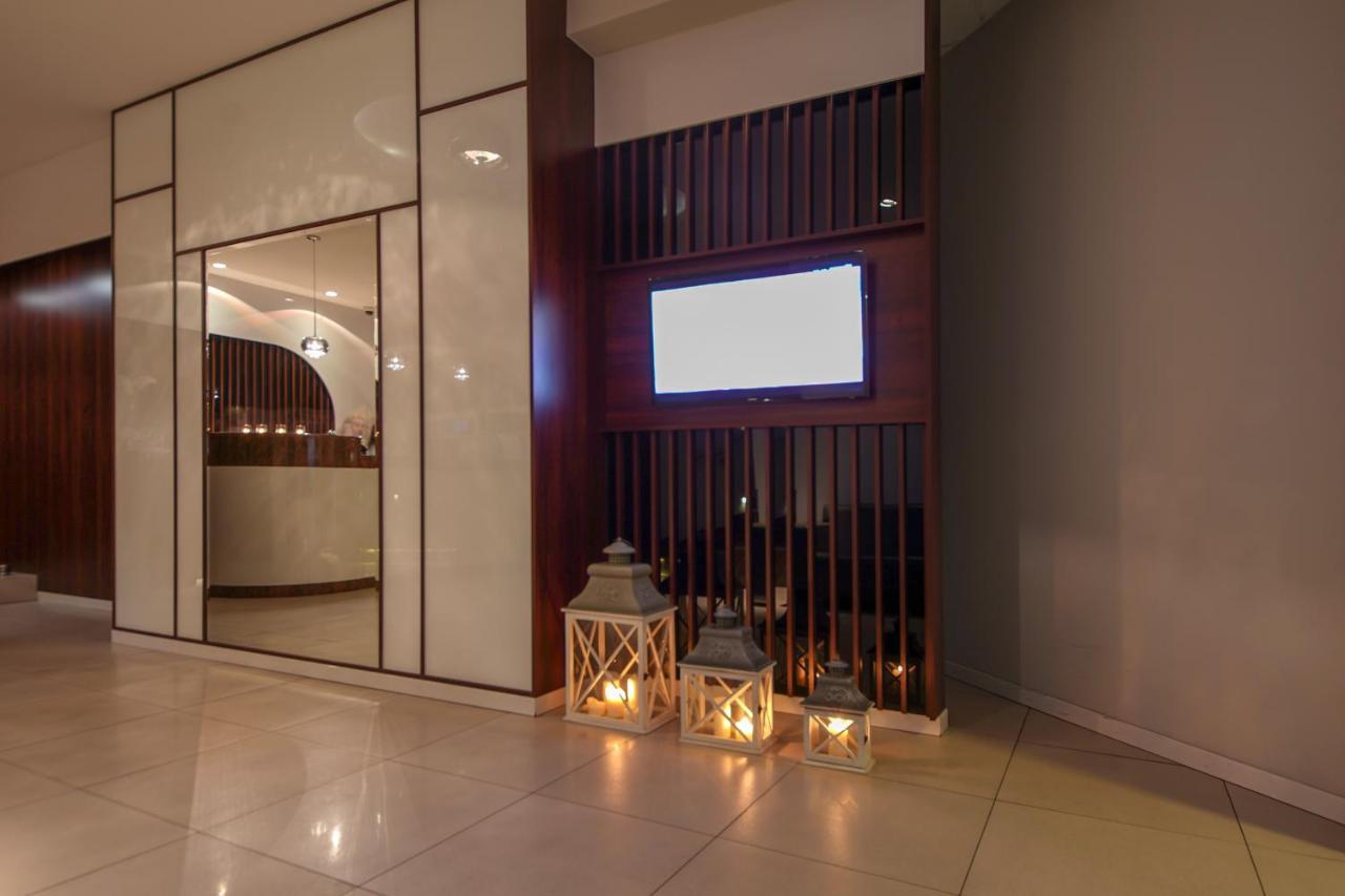 Hotel Sara Koło Exteriör bild