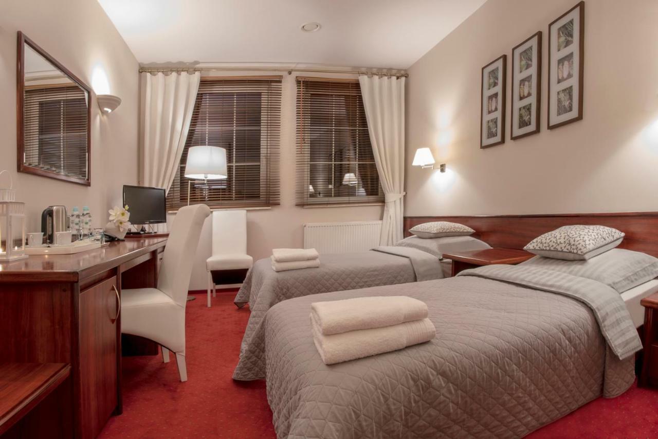 Hotel Sara Koło Exteriör bild